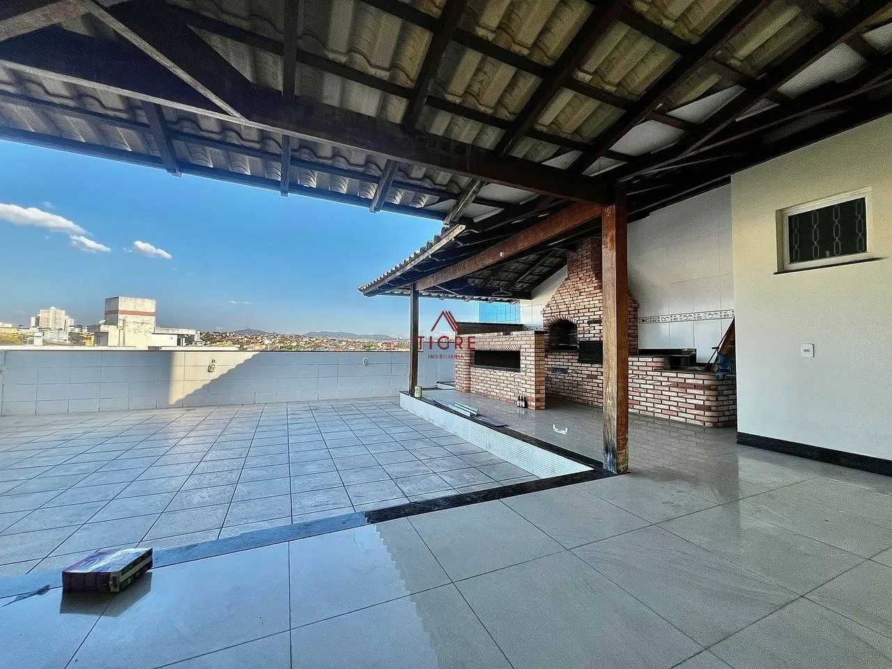 Casa com 3 quartos para locação 360m²