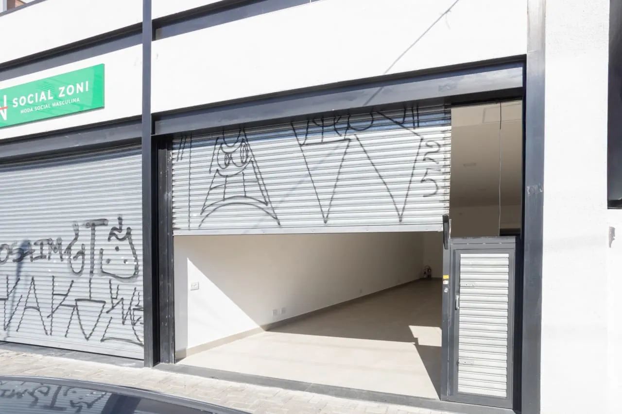 Loja na Rua Cipriano Tavares, 54  80 m² - Foto 2