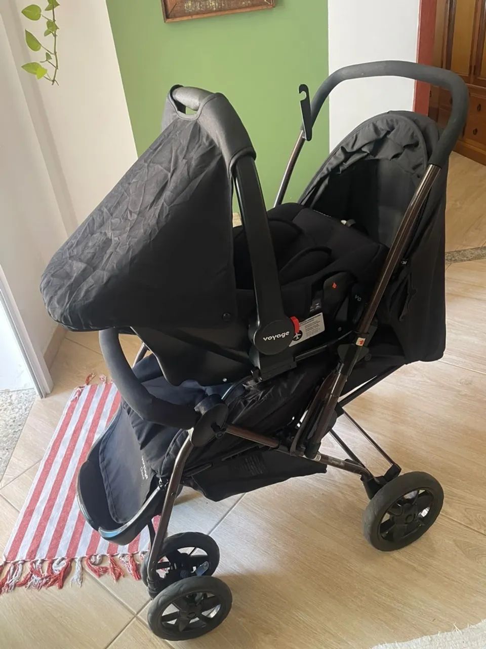 Carrinho com bebê conforto - Foto 2