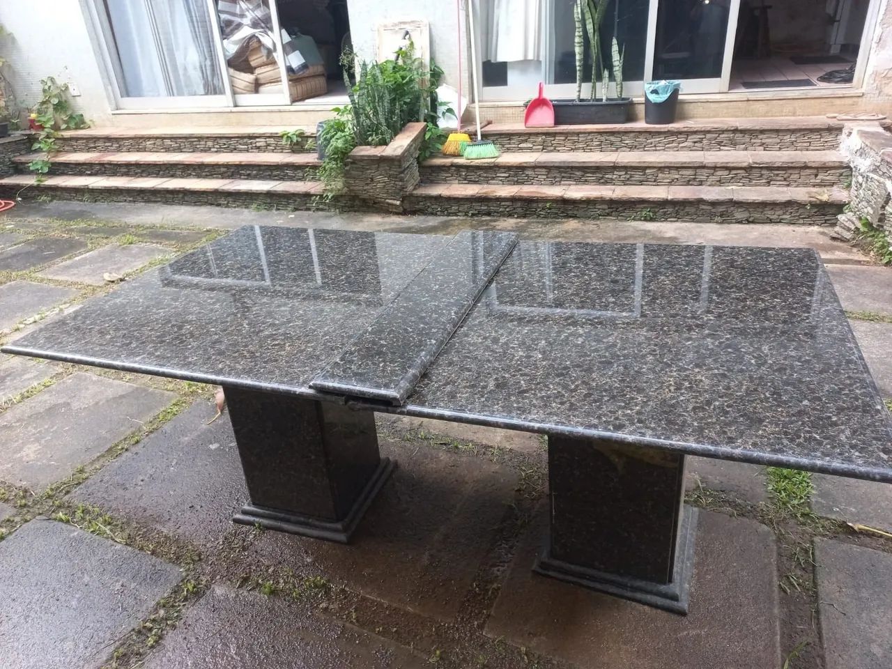 Mesa de granito preto (Porto Rosa)