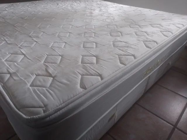 Cama King Size com Colchão de Molas Ensacadas - Bom Estado - Foto 5