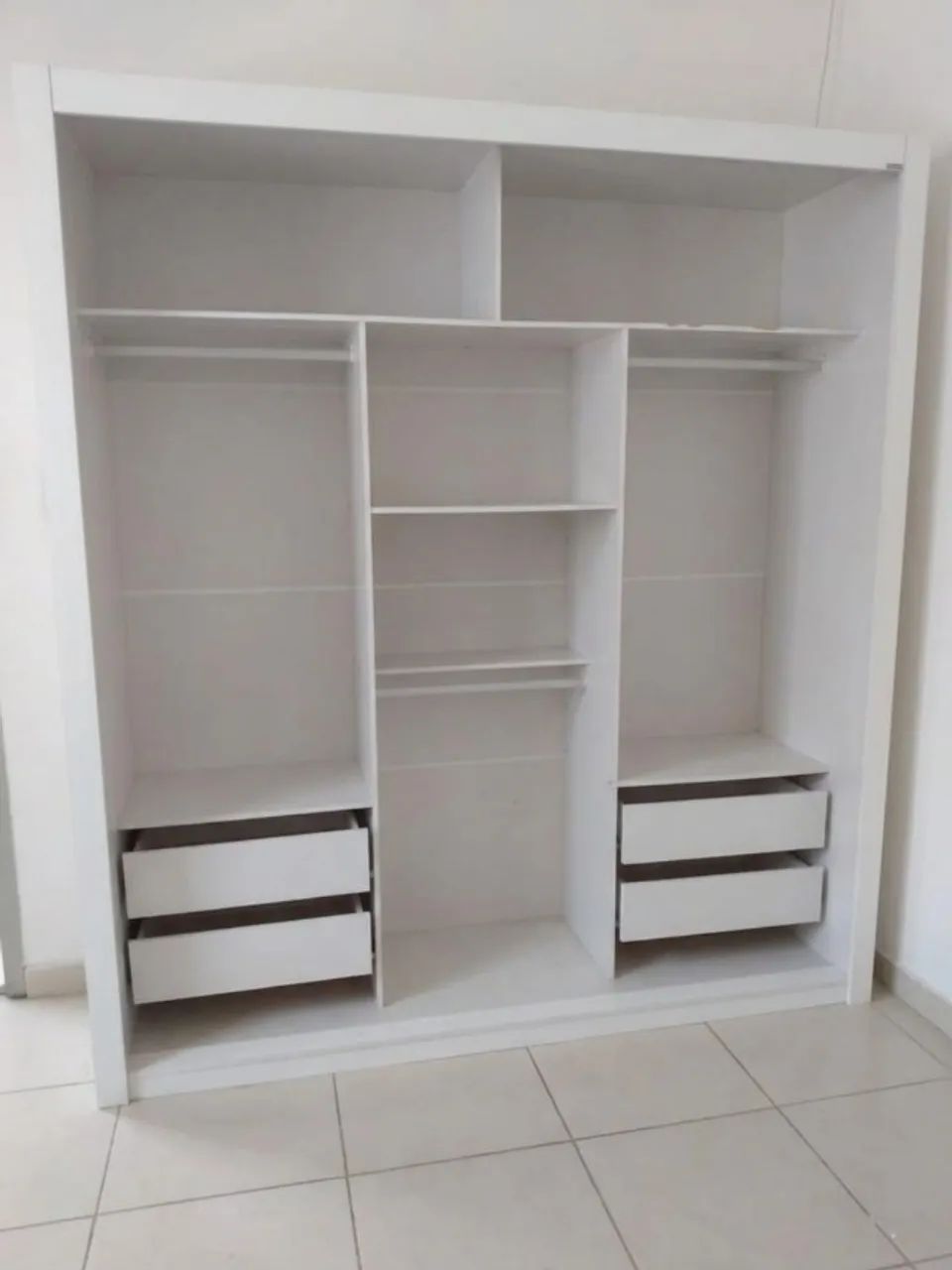 Guarda roupa de casal com espelho  - Foto 2