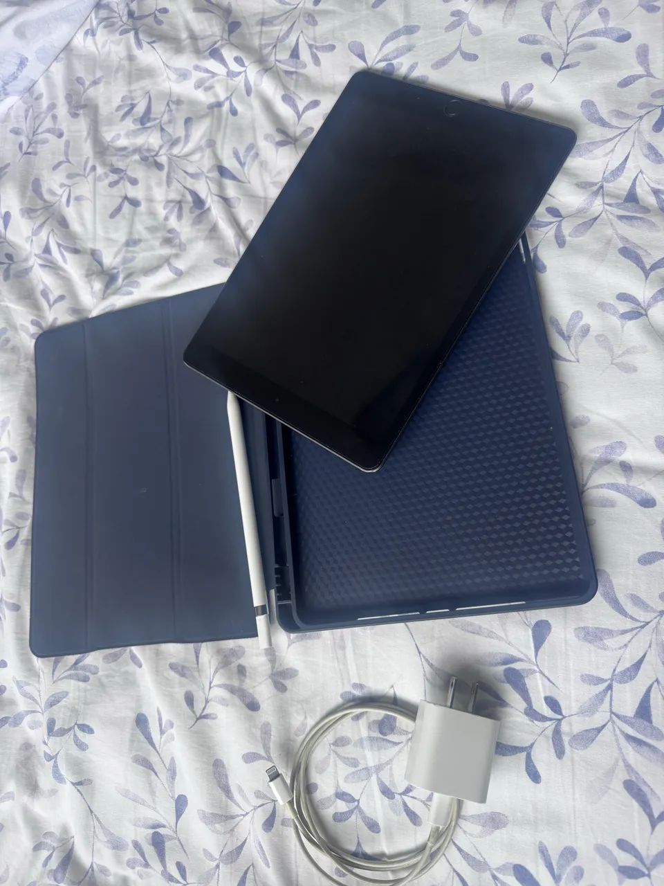 iPad 8ª Geração + Apple Pencil - Completo e Conservado