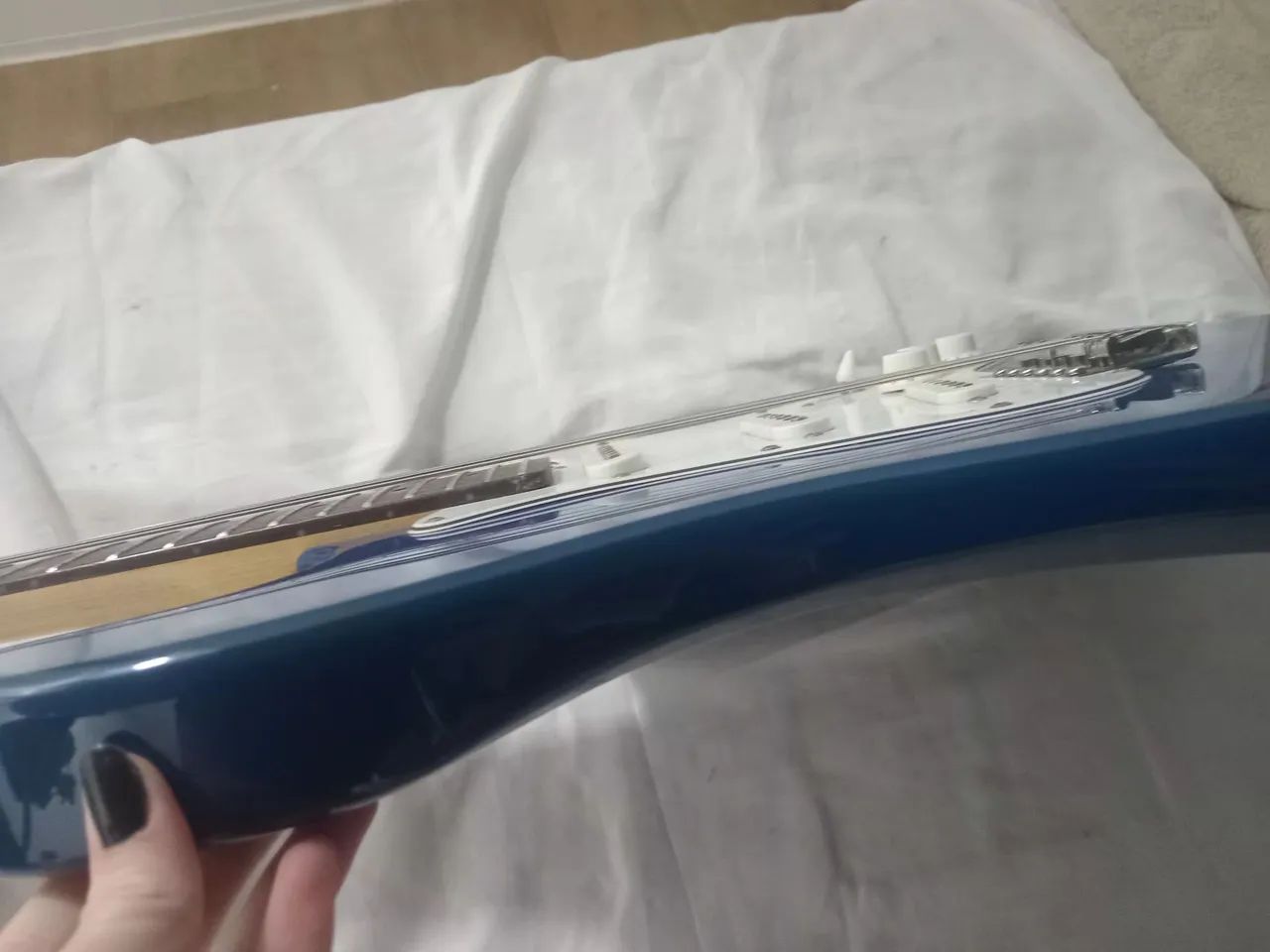 Vendo guitarra stratocaster tagima  - Foto 3
