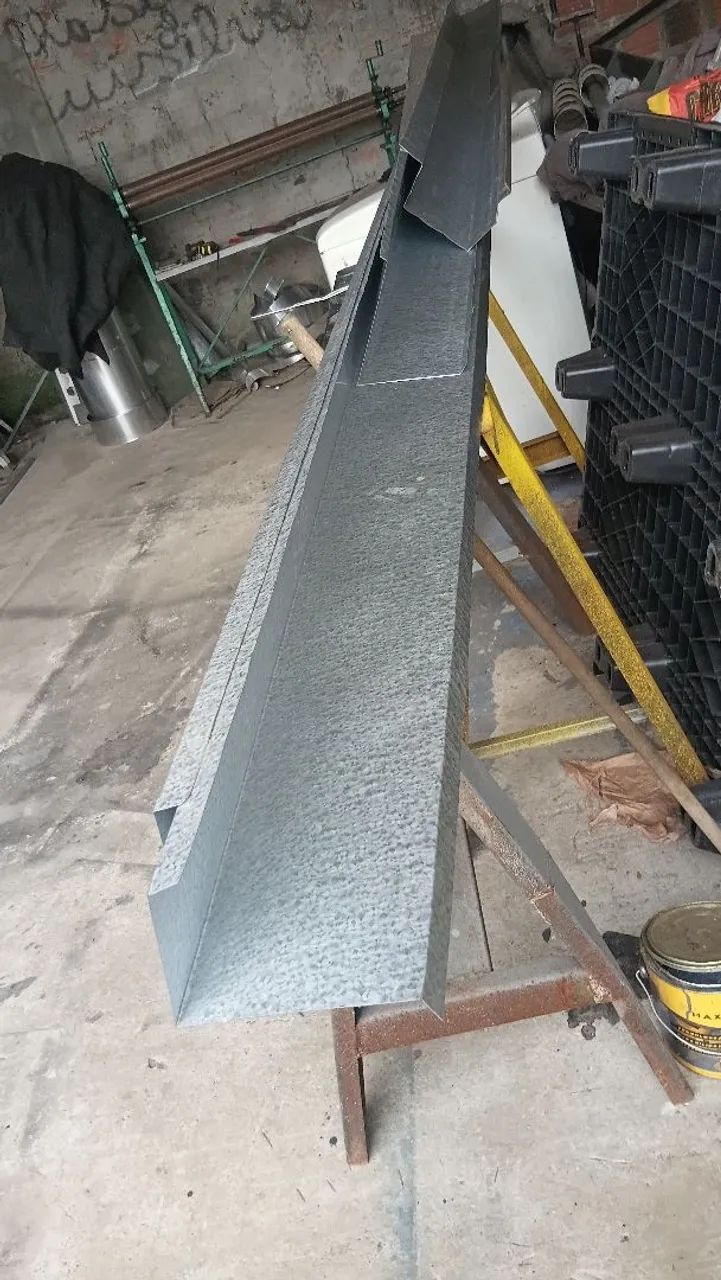 Serralheria , calhas e estruturas metalicas 