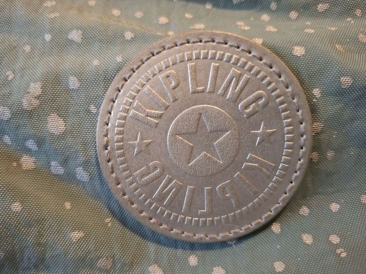 Bolsa de Maternidade Kipling com acessórios em excelente estado - Foto 2