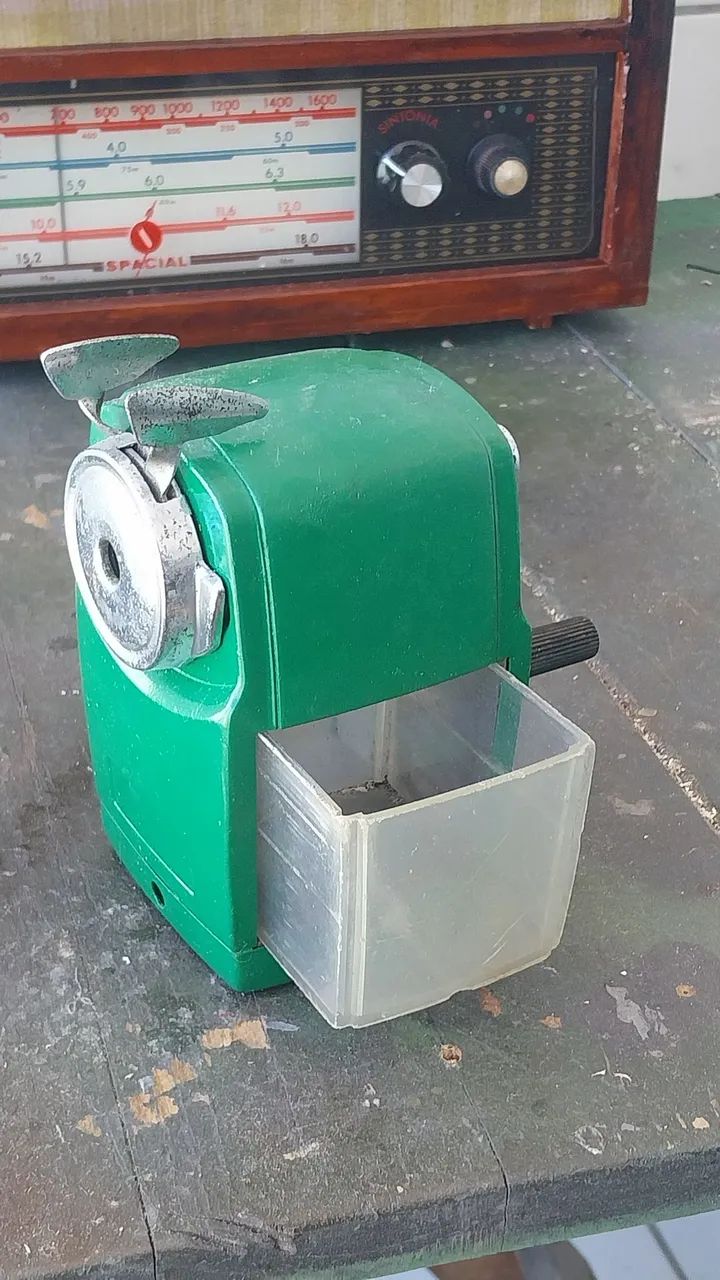 Apontador antigo para lápis.