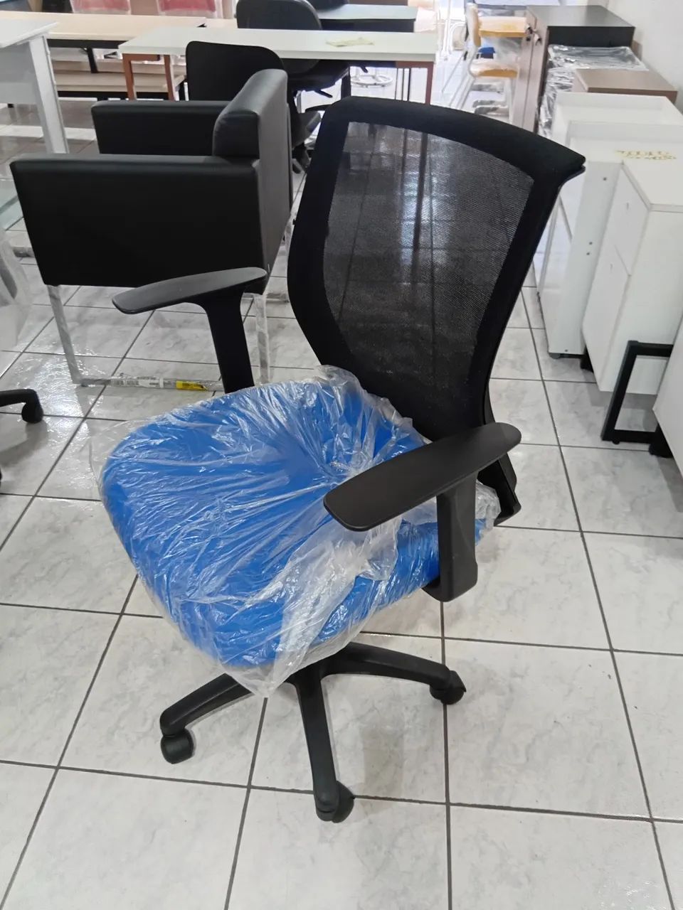 Cadeira giratória ergonômica  - Foto 3