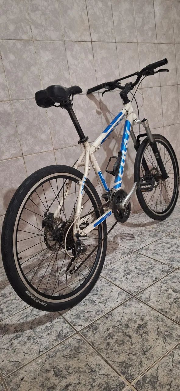 Bicicleta First aro 26 freios a disco  - Foto 3