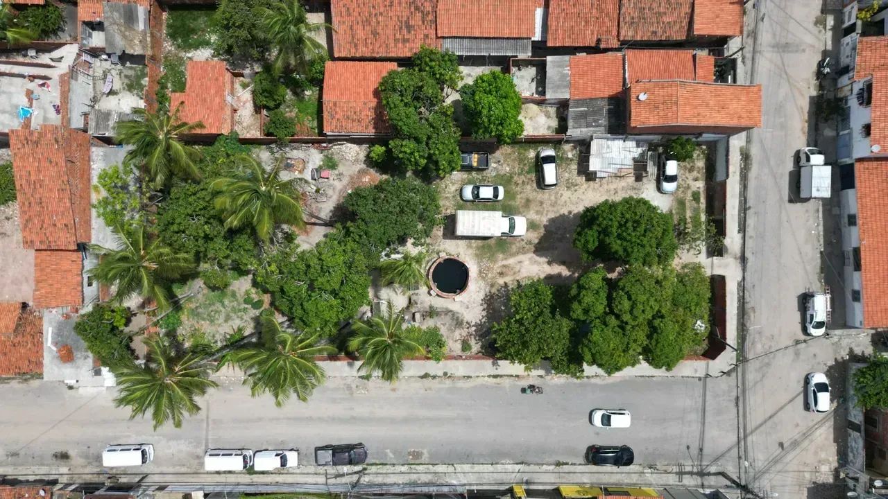 Oportunidade ótimo terreno esquina Cidade dos Funcionários - Foto 2