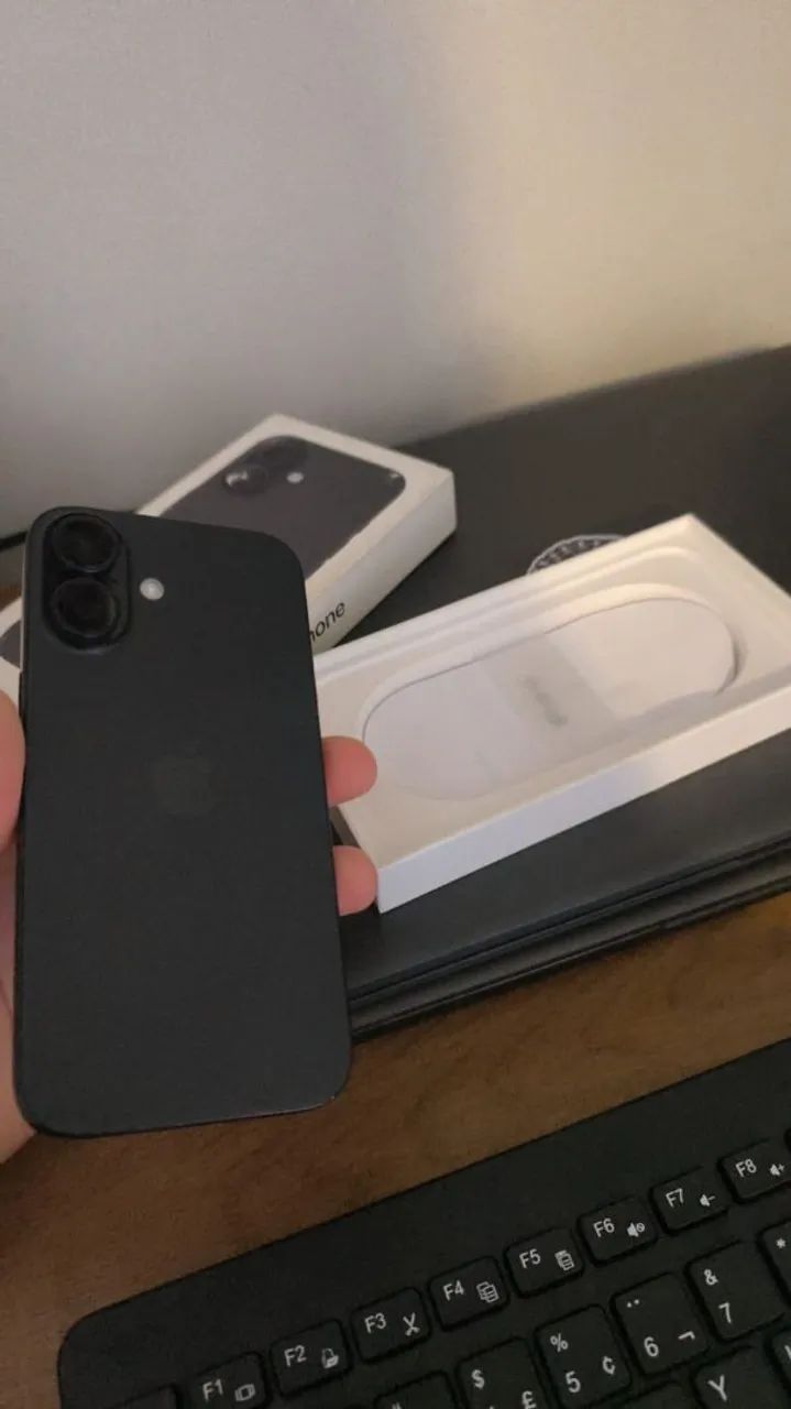 iPhone 16