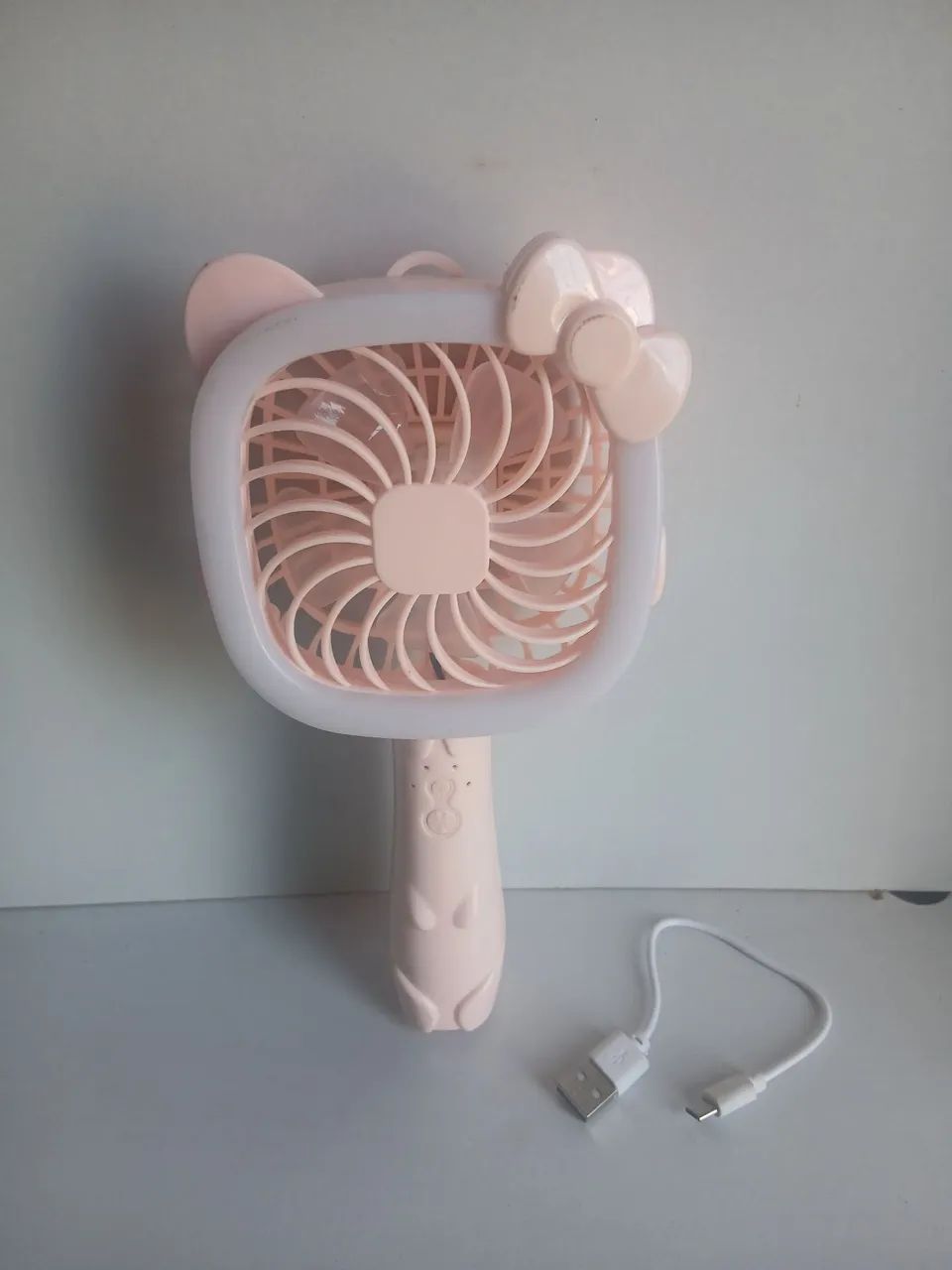 Mini Ventilador Hello Kitty com LED - Foto 2