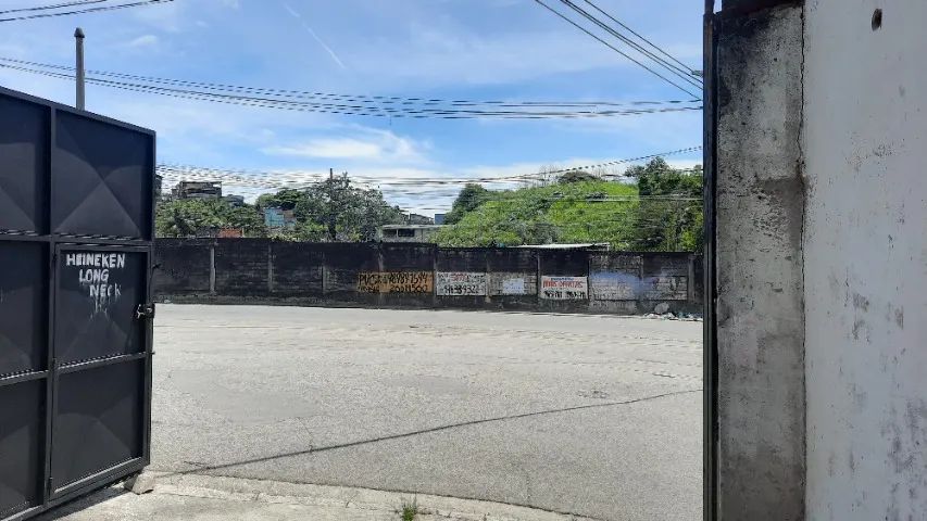 Galpão na Pavuna.