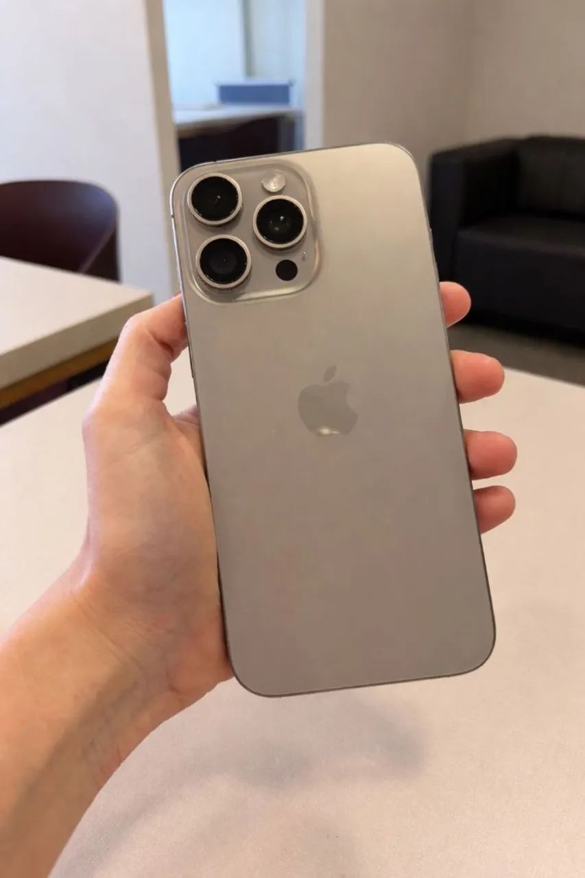 iPhone 15 Pro Max - Foto 3