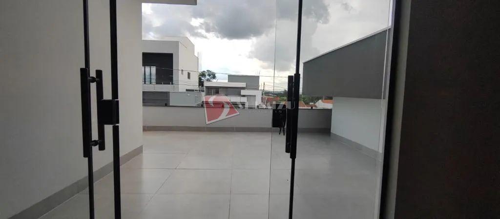 Sobrado à venda em Maringá, Parque Industrial 200, com 4 quartos, com 280 m² - Foto 2
