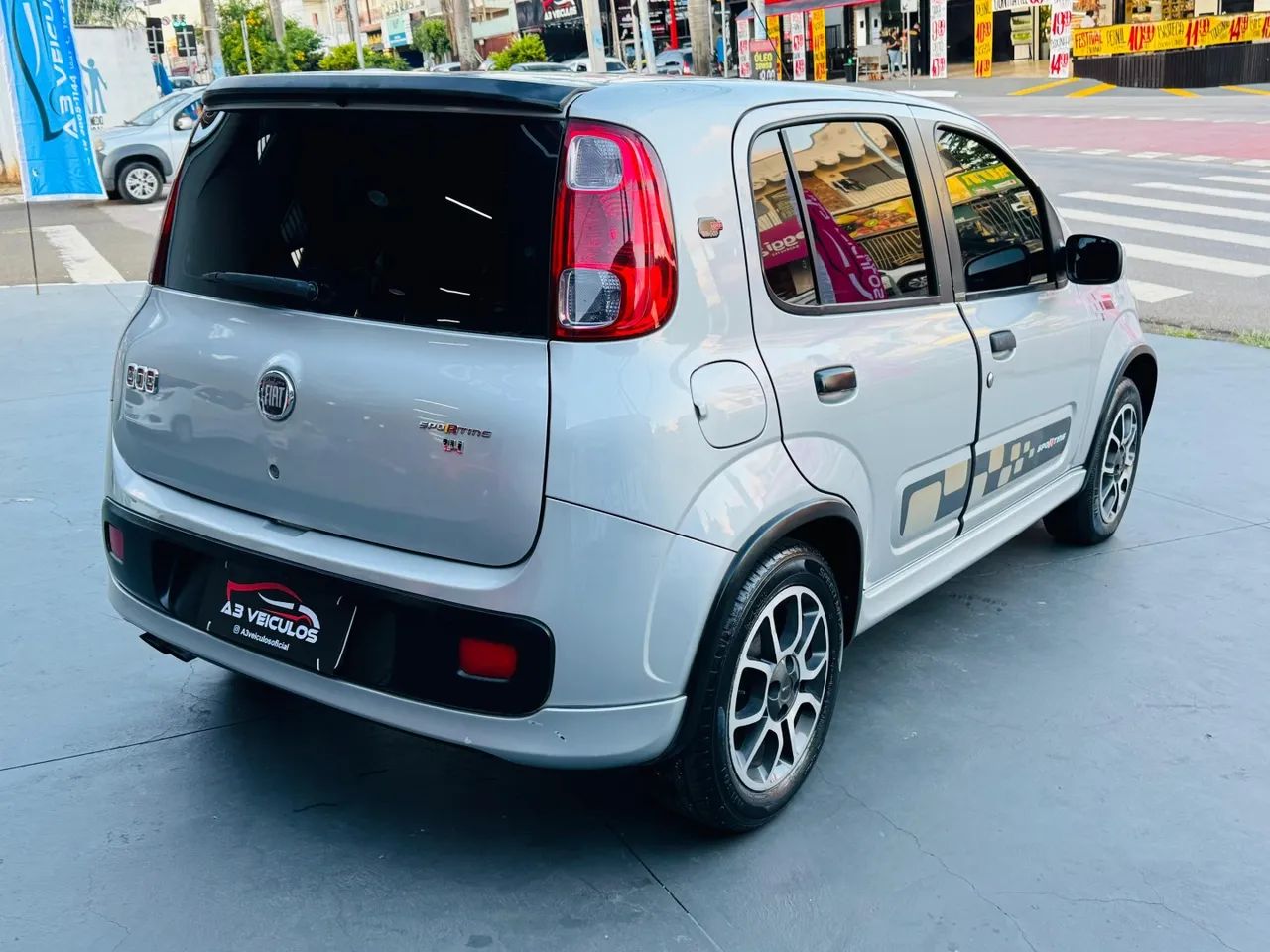Fiat Uno Sporting 1.4 EVO Fire Flex 8V 4P 2012 - Foto 4