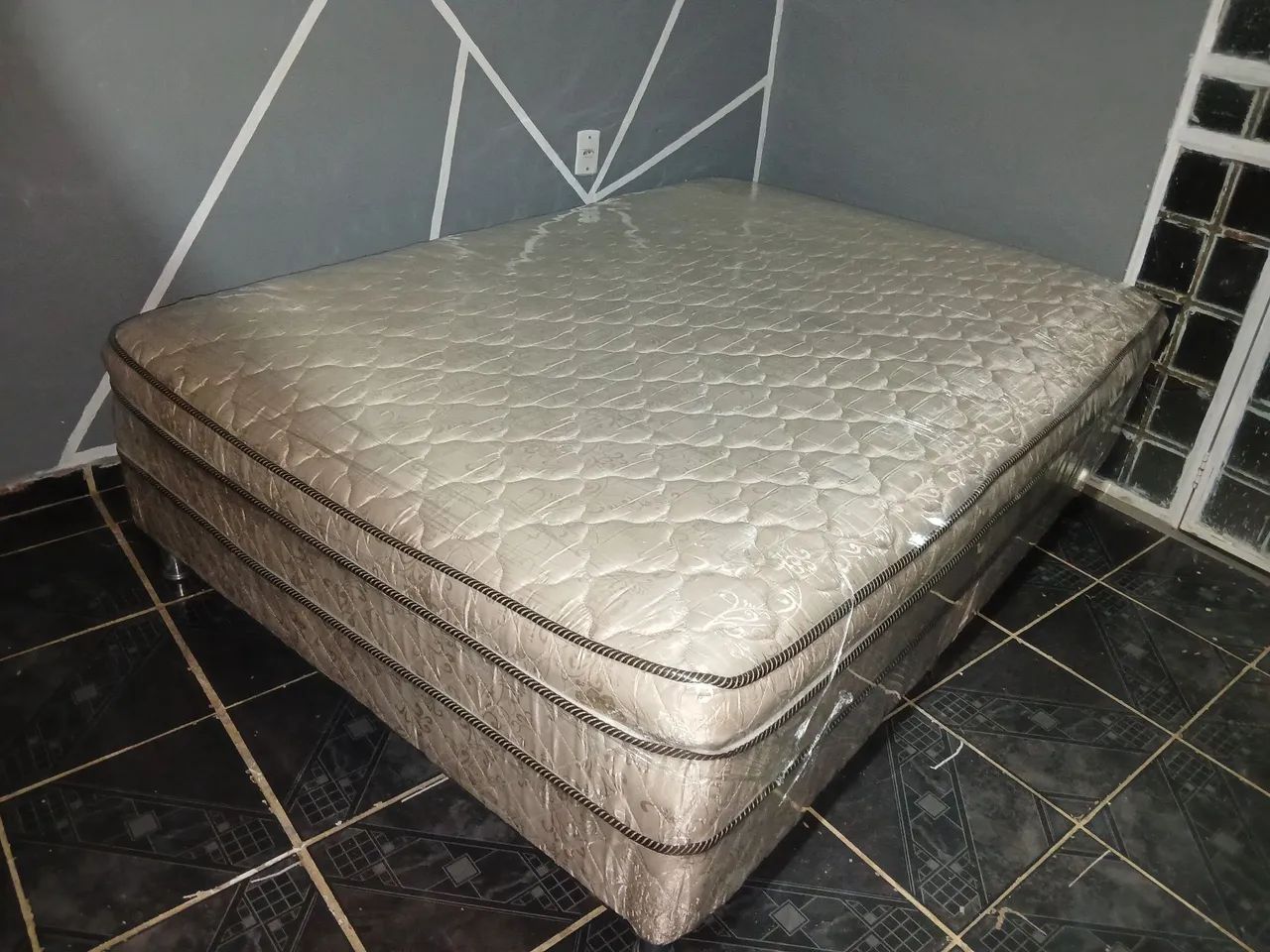 Cama box casal de molas e espuma higienizada - Foto 3