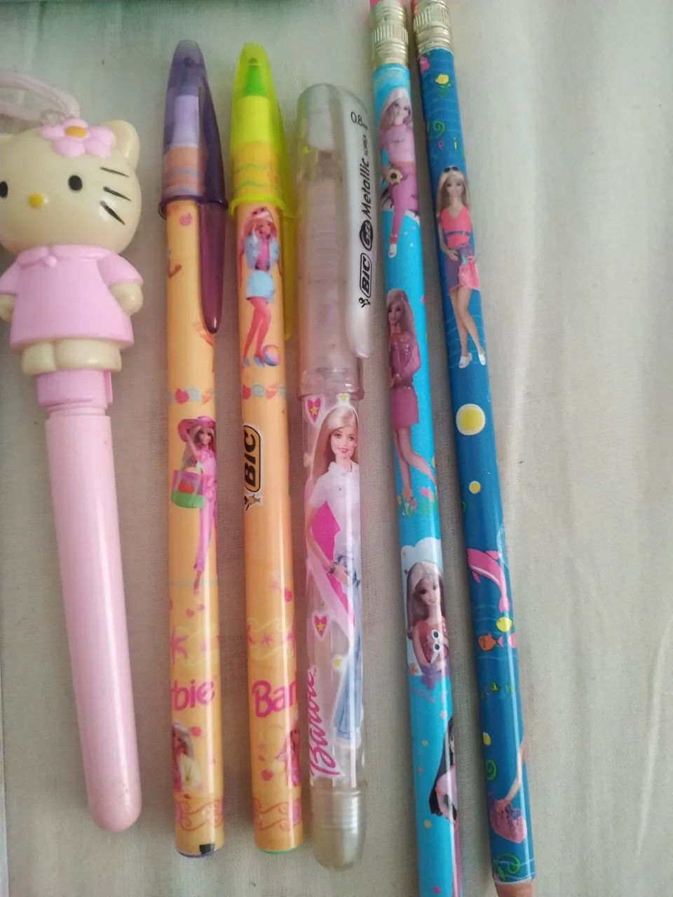 Lote papelaria retrô Hello Kitty e Barbie - Foto 3