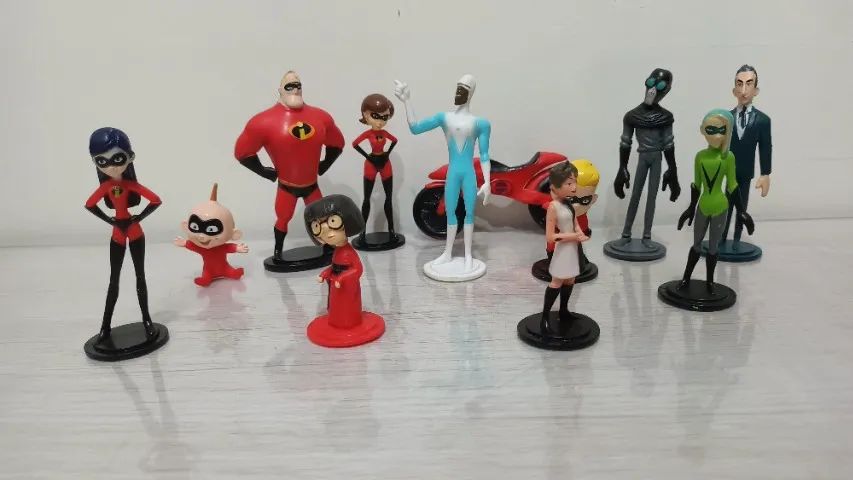 Os Incríveis Dois - De Volta à Ação - CLivro - com cenário e 12 miniaturas - Foto 2