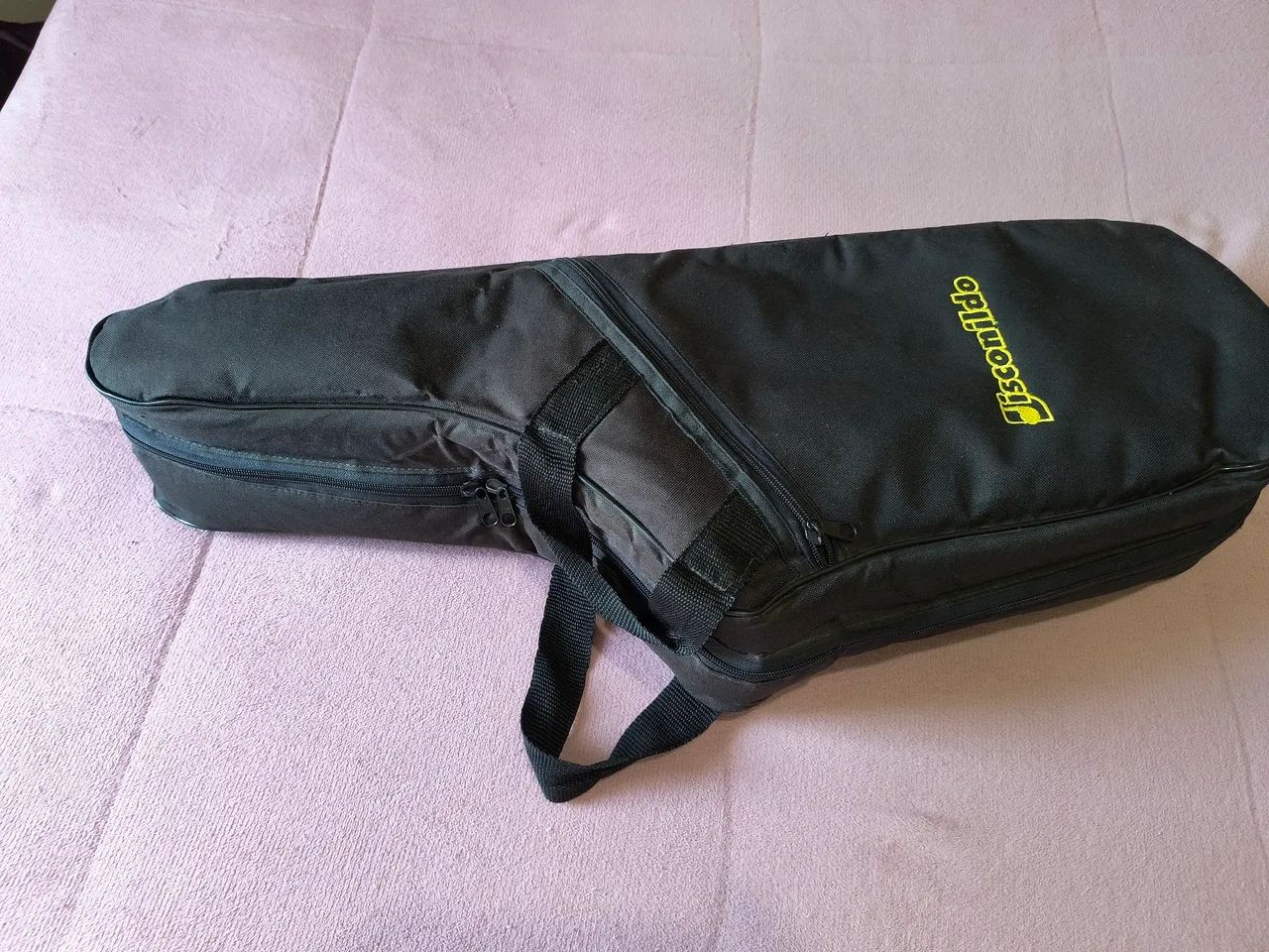 Vendo Hard Case Acolchoada para Sax Tenor . 