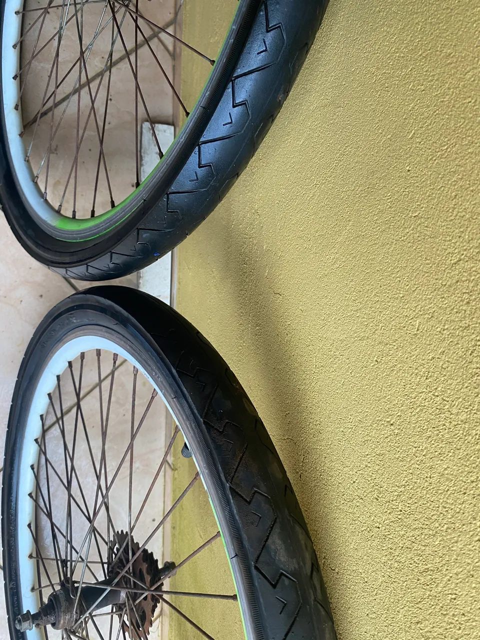 Par de Roda aero 26 com pneu  - Foto 2