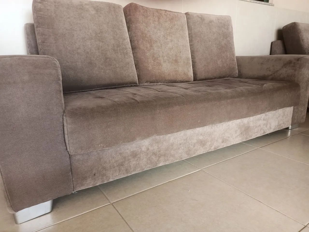 Sofa 2 e 3 lugares, bege, bem conservado - Foto 2
