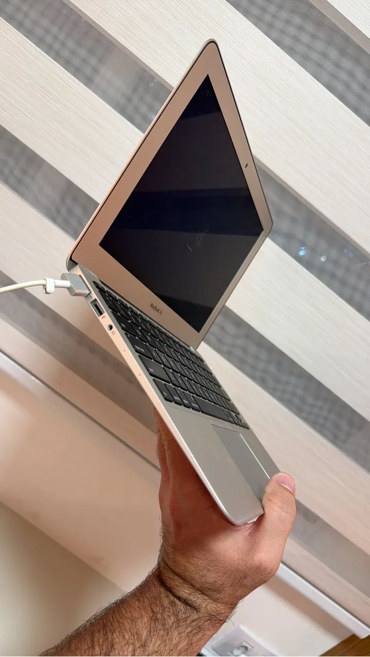 MacBook Air 11? 