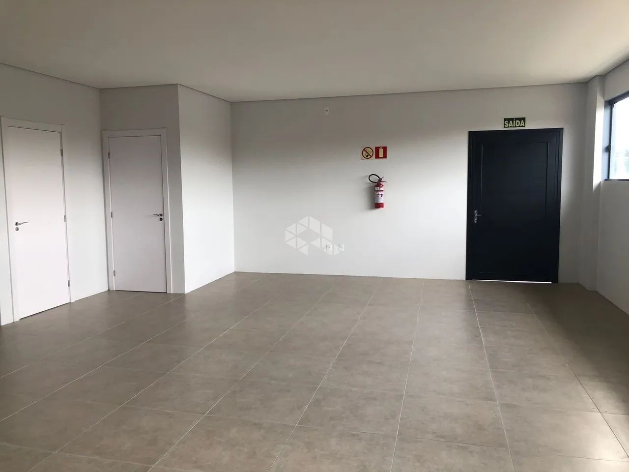 Sala Comercial térrea NOVA no bairro Borgo - Foto 3