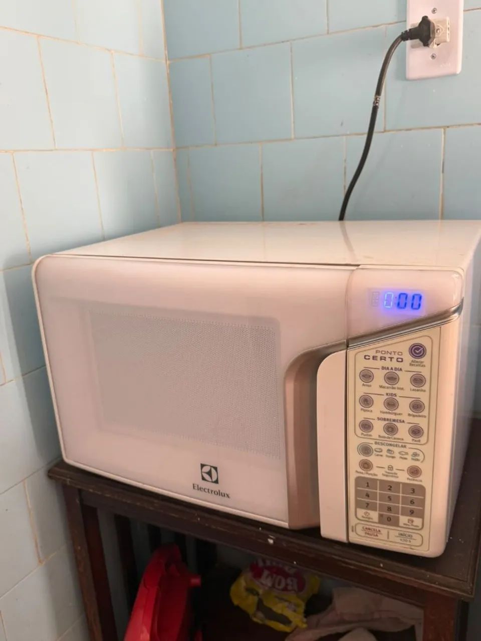 MICRO-ONDAS ELECTROLUX 20L