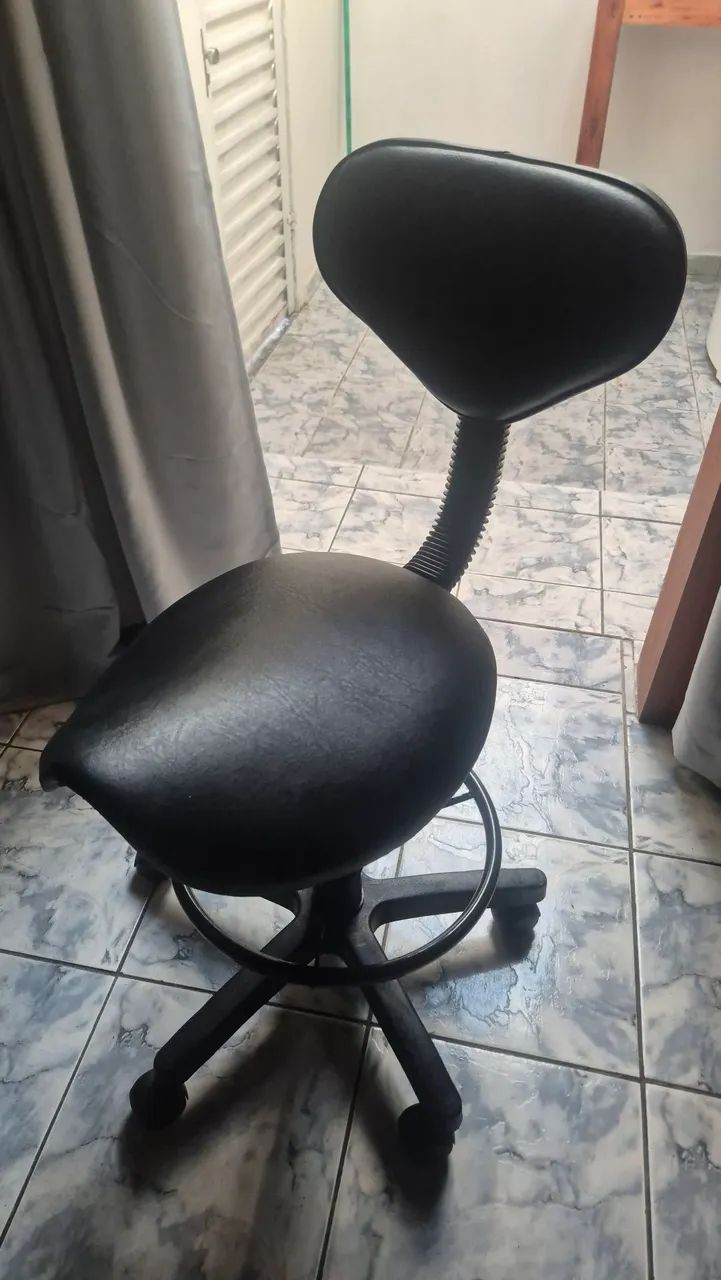 Cadeira mocho sela com regularem de altura 