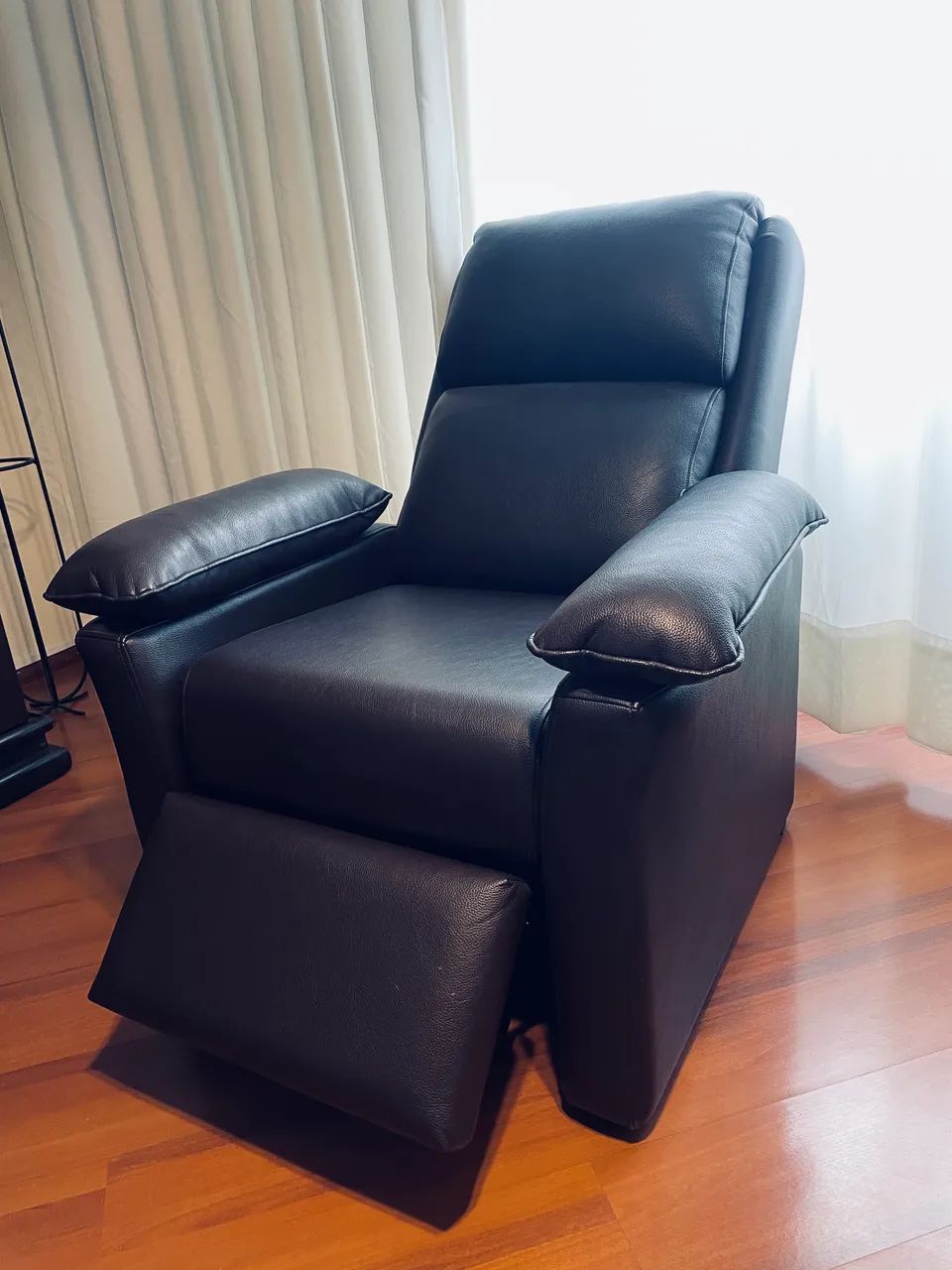 Poltrona Majestic e 2 puff Marrom  - Foto 3