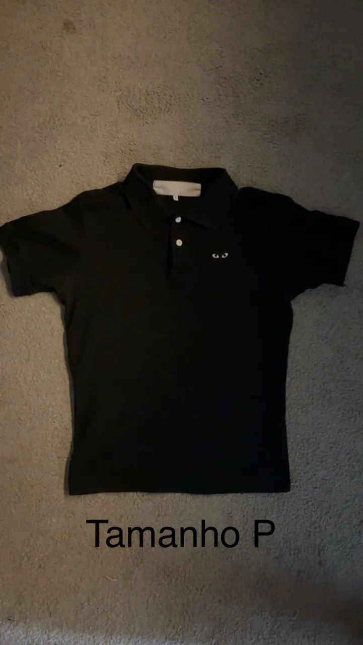Vendo desapego 2 camisetas e 1 zip up