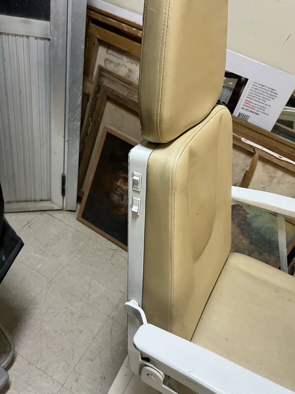 Cadeira podologia/estetica - Foto 2