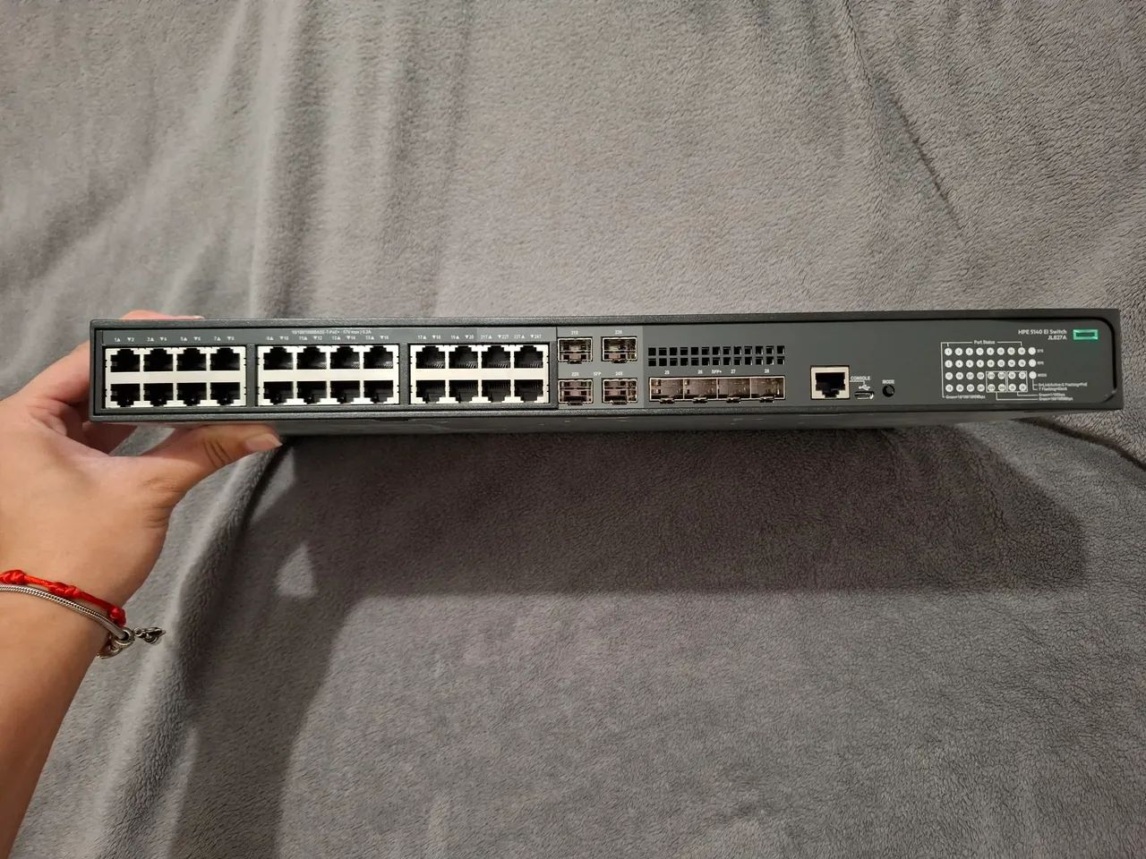 Switch Ethernet Hewlett Packard Enterprise, modelo JL827A. - Foto 2