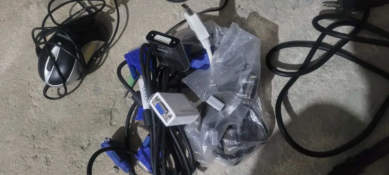 Cabos de forças, caixas de sons, cabos vga dvi e display port 2