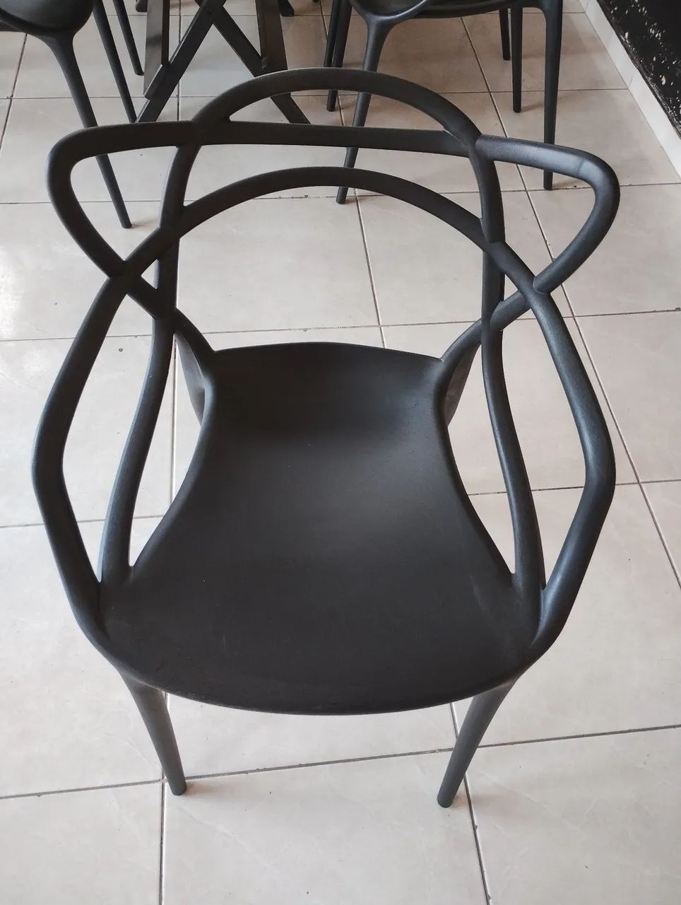 Vendo Cadeira Allegra na cor preta