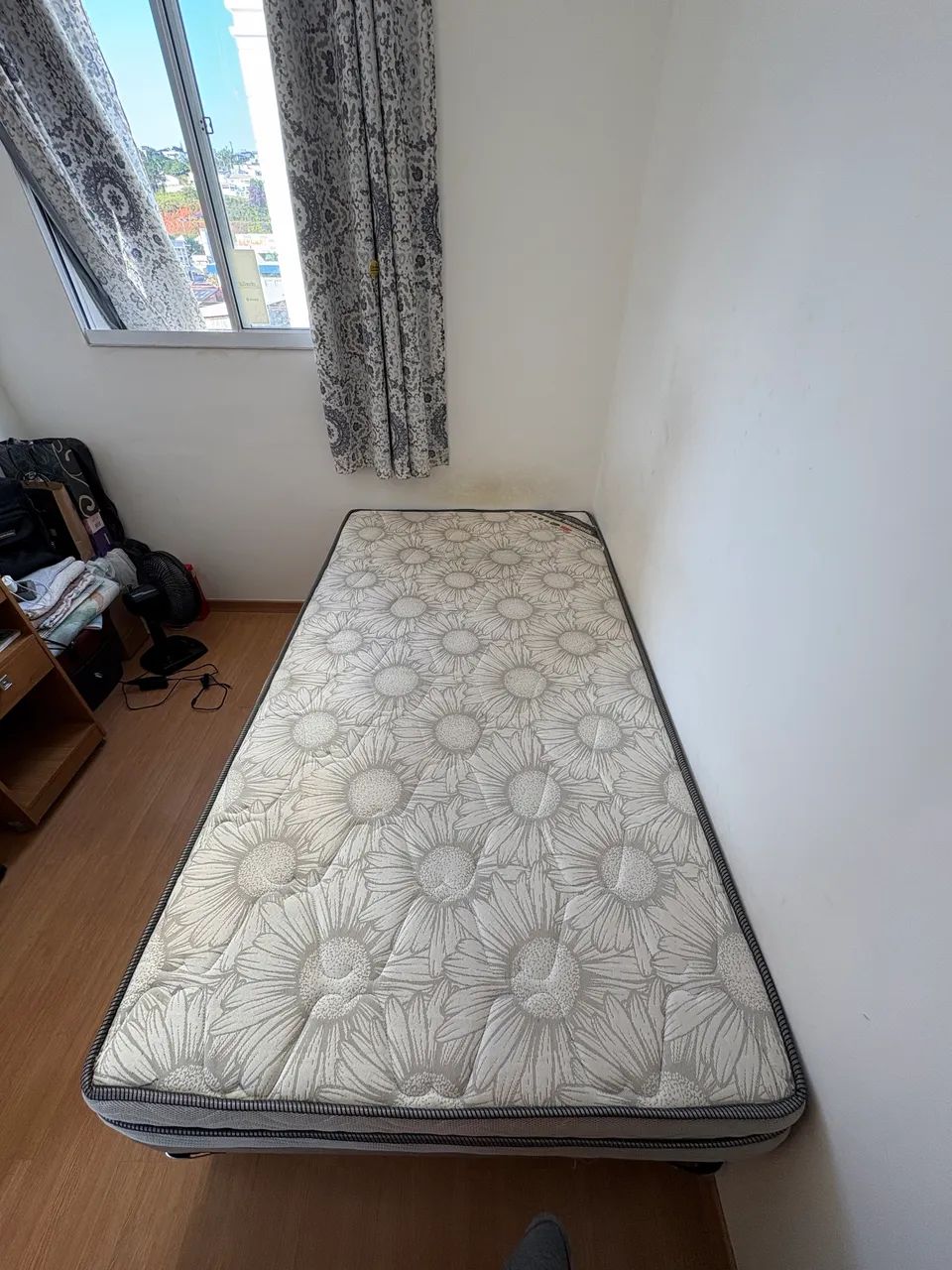 Cama Solteirão / Solteiro Queen em excelente estado - Foto 3