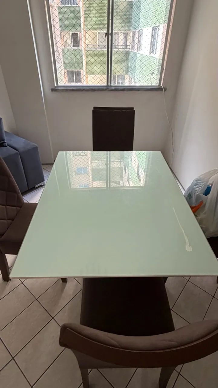 Mesa com tampo de vidro + 4 cadeiras  - Foto 3