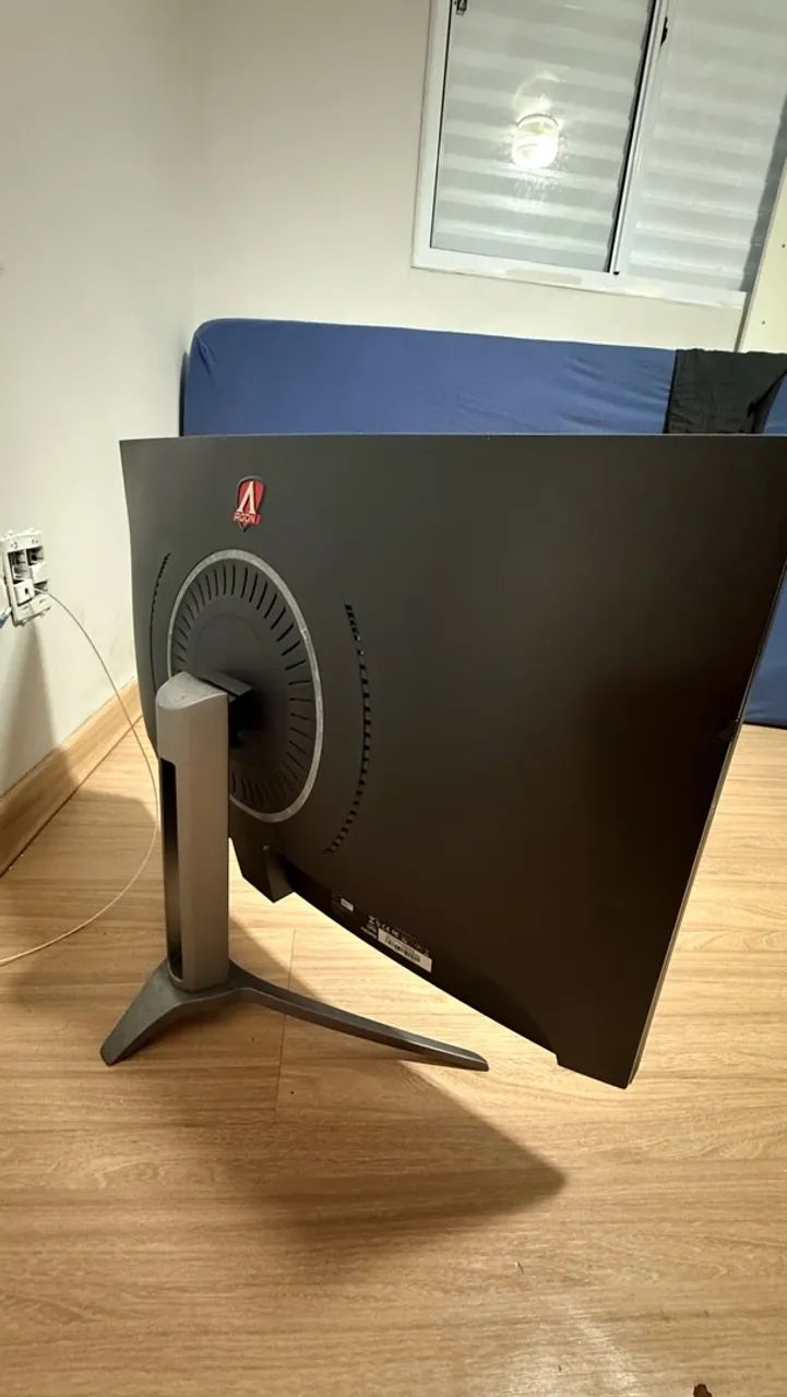 Monitor Gamer Curvo AOC Agon 31.5" - Foto 3