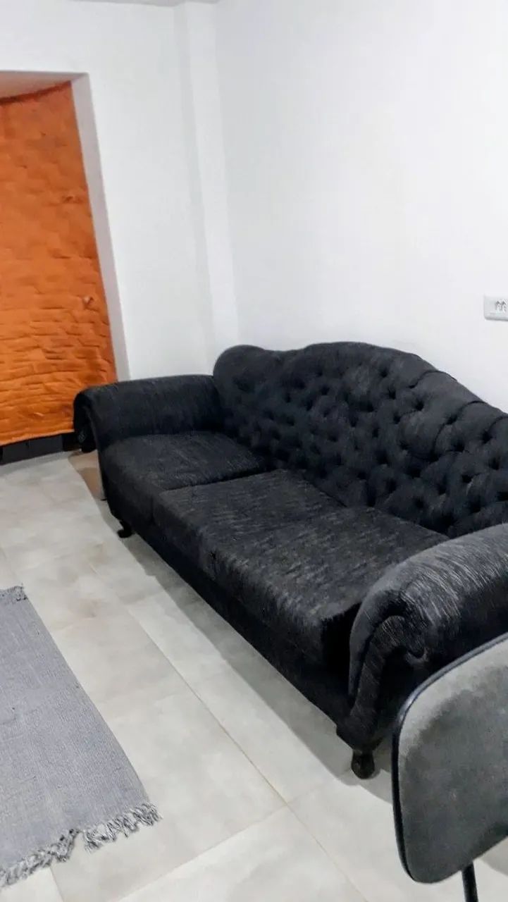 Sofá 3 lugares Clássico Estilo Chesterfield Capitonê Preto