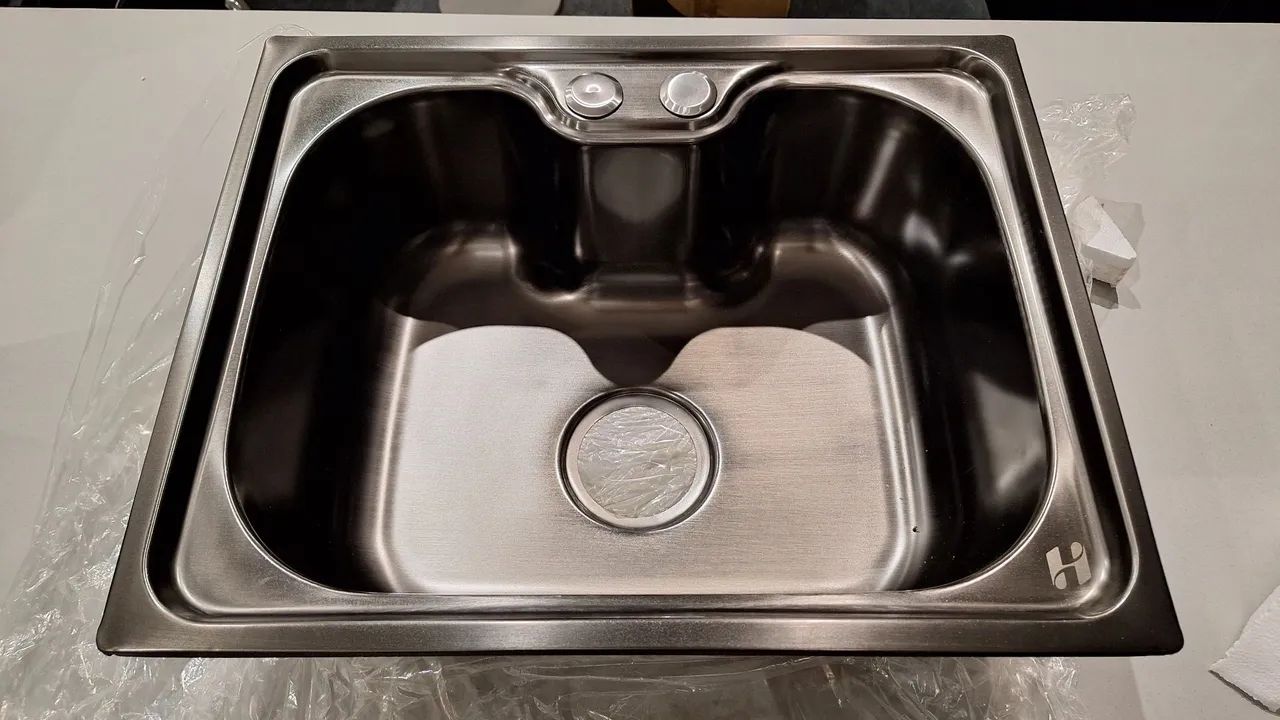 Cuba de Pia inox com válvula e dispenser 