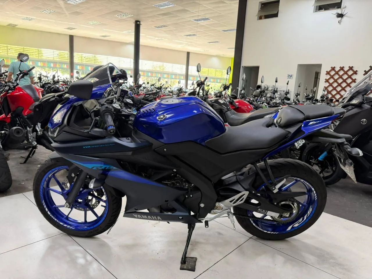 YAMAHA YZF R15 - Foto 3