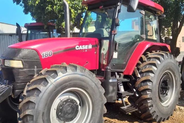 Trator Case MX180 2013 