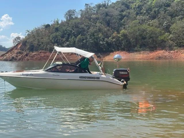 Lancha Focker 16 pés, ano  2005,  motor Yamaha 90  HP