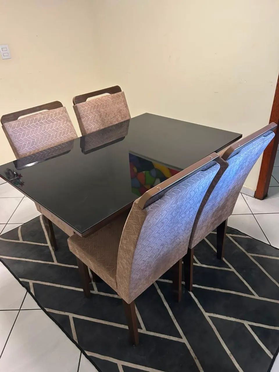 Mesa com 4 cadeiras  - Foto 2