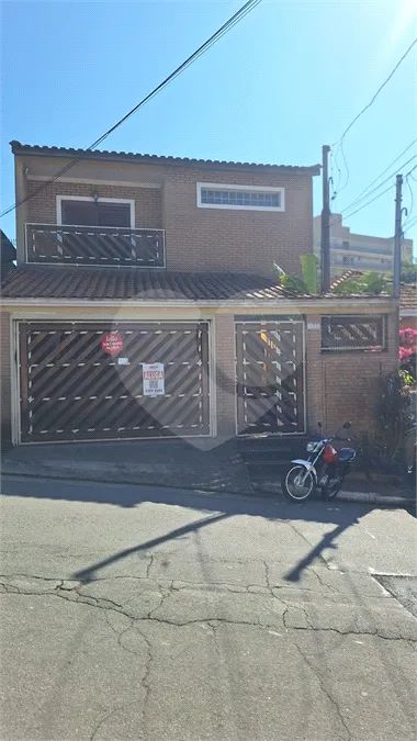 Sobrado com 4 quartos para locação em Vila nivi - SP