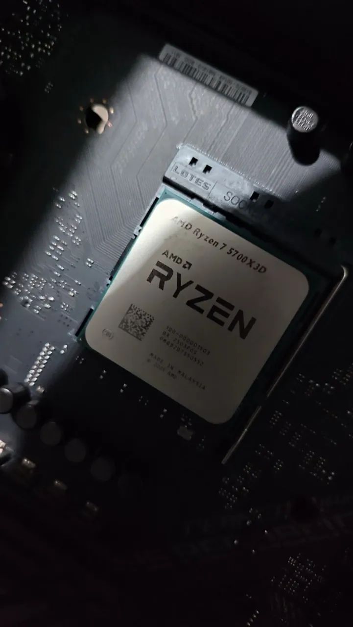 Ryzen 7 5700X3D - Foto 2