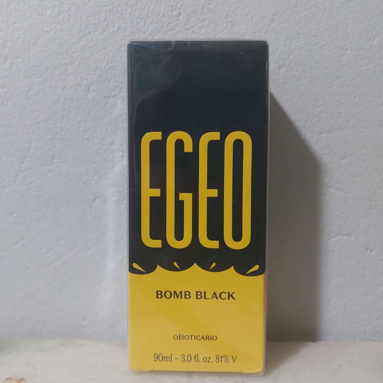 Perfume egeo bomb black lacrado