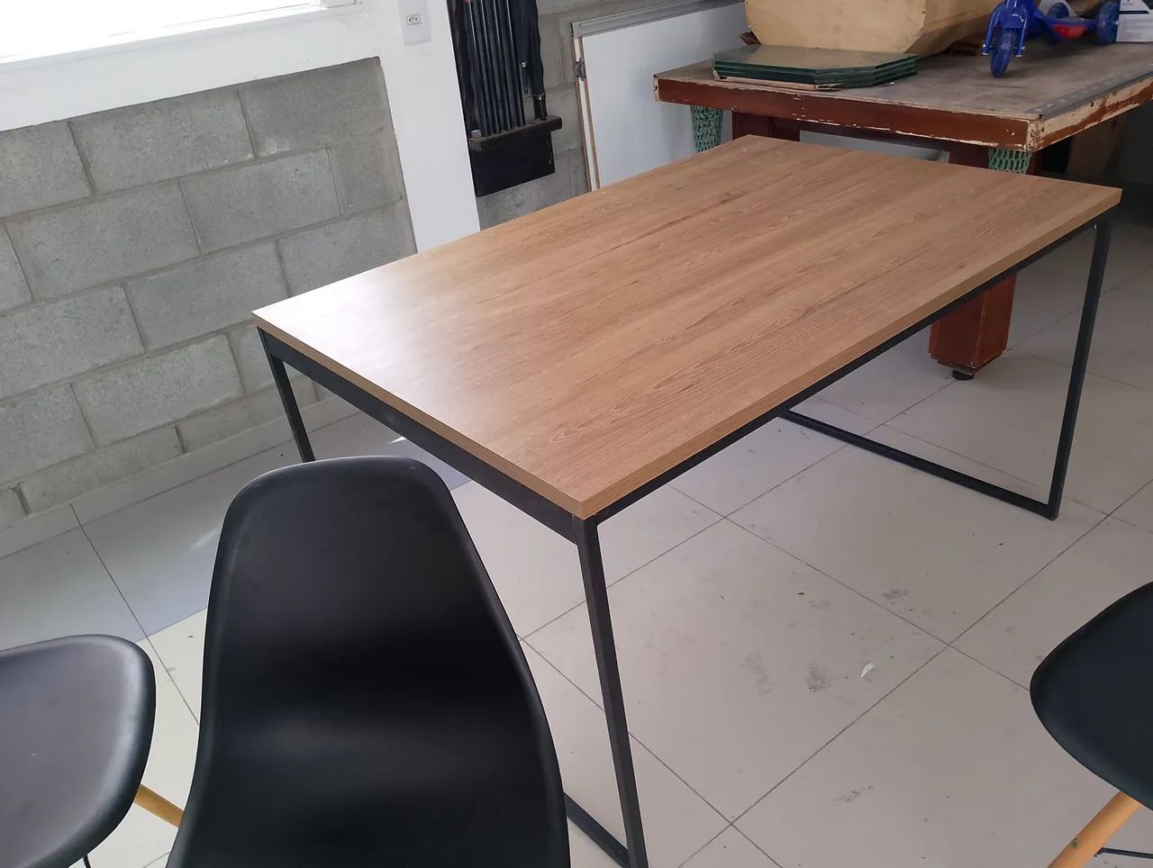 Mesa com quatro cadeiras 1,35m X 0,90 m - Foto 4