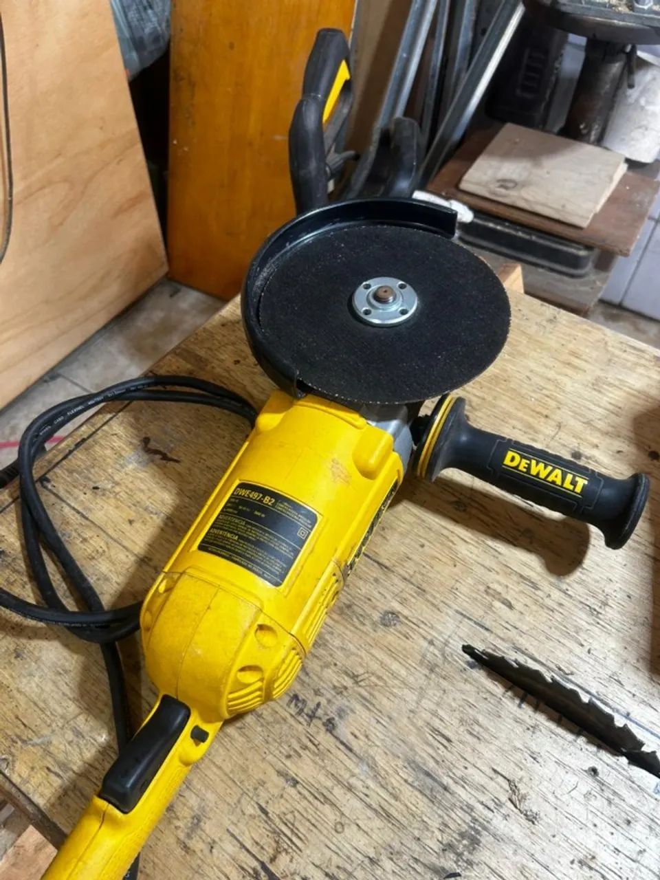 Esmerilhadeira Angular DWE497-B2 DeWalt - Foto 5